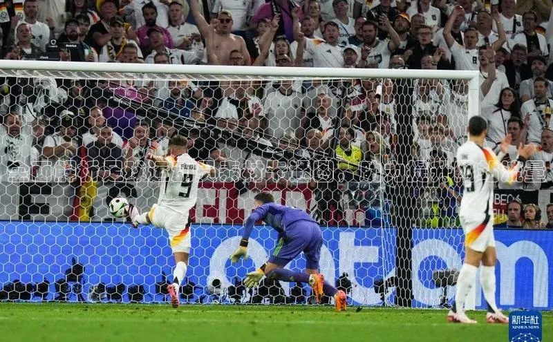 k1体育官网登录入口网址云创智行全面解析足球运动员素材卡通图，助力提升网站流量